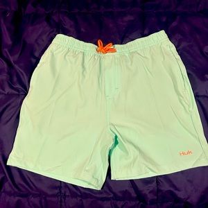 Youth boys HUK  youth XL in excellent shape. Teal in color.